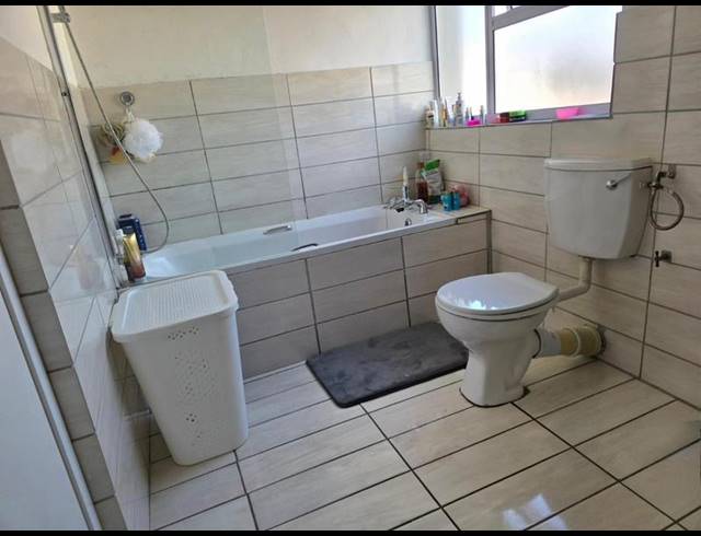 2 BEDROOM PROPERTY TO RENT IN BLOUBERGRANT